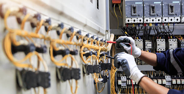 Professional Electrician technician working in Chelsea, MI